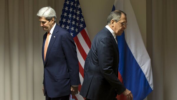 Ministro de Asuntos Exteriores de Rusia, Serguéi Lavrov, y secretario de Estado de EEUU, John Kerry - Sputnik Mundo
