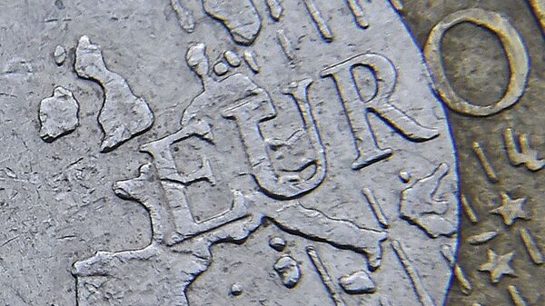 Detail of a European map, including Great Britain, is seen on the face of a Euro coin in London, Britain - Sputnik Mundo
