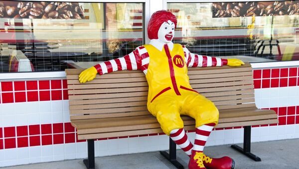 Ronald Mcdonald, mascota oficial de McDonald's - Sputnik Mundo