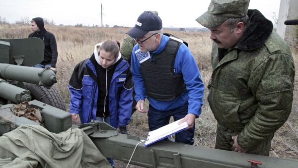 Observadores de la misión de la OSCE en Donbás - Sputnik Mundo