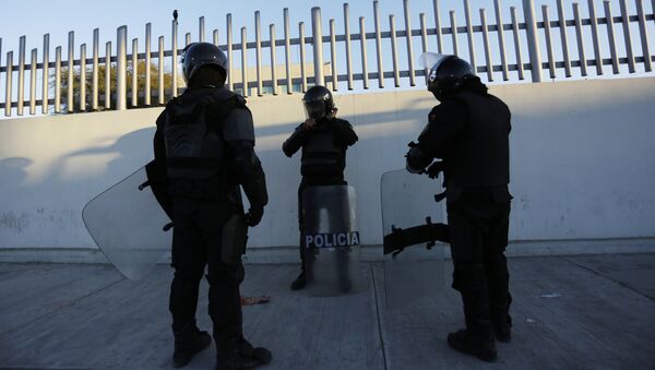 Los policías mexicanos en la prisión en Monterrey, México - Sputnik Mundo