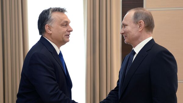 Primer ministro de Hungría, Viktor Orban y presidente de Rusia, Vladímir Putin - Sputnik Mundo