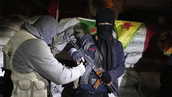 Militantes del PKK en Sirnak (archivo) - Sputnik Mundo