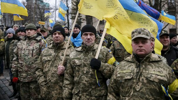 Militares ucranianos protestan en el aniversario de Euromaidán - Sputnik Mundo
