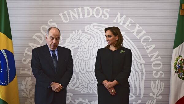 Mauro Vieira, secretario de Relaciones Exteriores de Brasil, y Claudia Ruiz, secretaria de Relaciones Exteriores de México - Sputnik Mundo