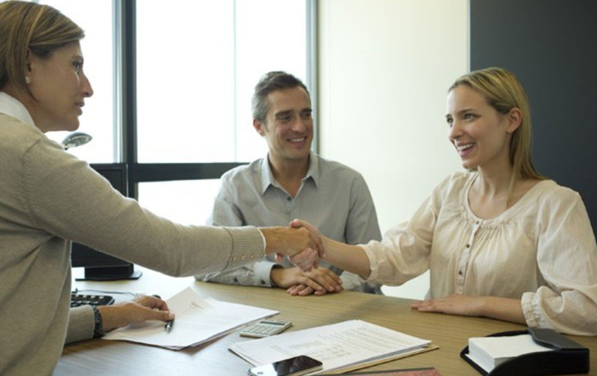 непетастрашилкибакупожирательснов. родители союзники. рукопожатие учителей. непета страшилки баку и родители. сотрудничество родителей и детей.