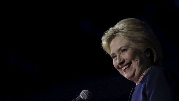 Candidata demócrata a la presidencia de EEUU, Hillary Clinton - Sputnik Mundo