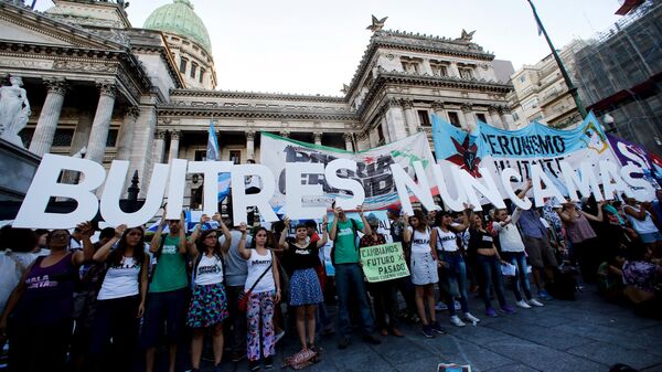 Protesta contra acuerdo con fondos buitre, Argentina - Sputnik Mundo