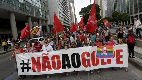 Manifestación en apoyo al gobierno actual de Brasil en Río de Janeiro - Sputnik Mundo