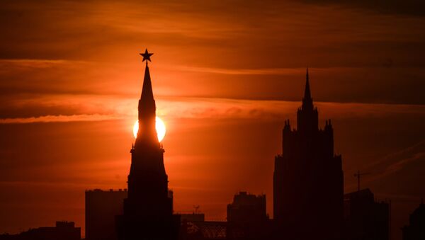Una de las torres del Krémlin, Moscú - Sputnik Mundo
