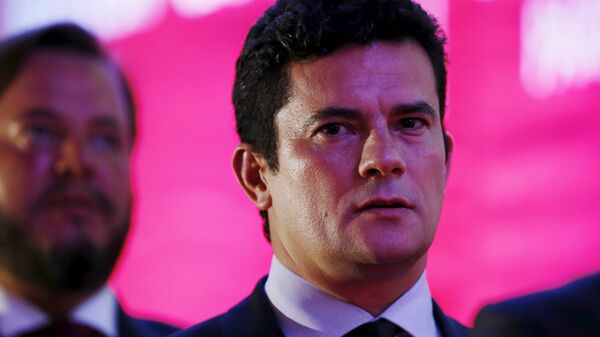 Federal Judge Sergio Moro arrives to a meeting with businessmen in Curitiba, Brazil, March 9, 2016.  - Sputnik Mundo