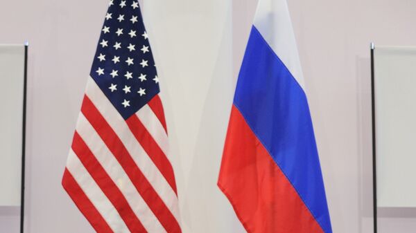 Banderas de Rusia y EEUU - Sputnik Mundo