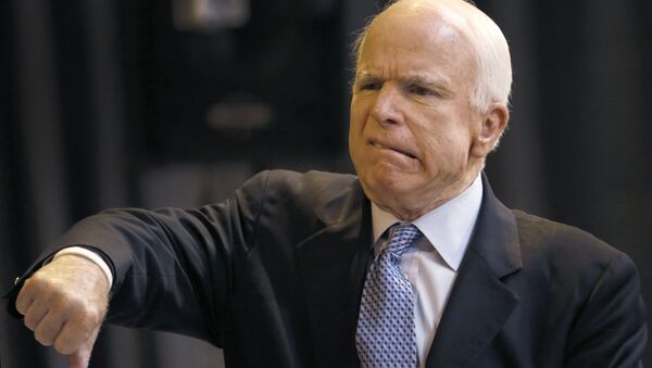 John McCain, senador republicano - Sputnik Mundo