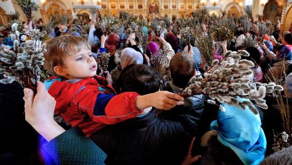 Los ortodoxos celebran el Domingo de Ramos - Sputnik Mundo