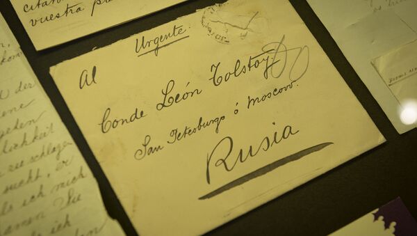 Cartas en la exposición 'León Tolstói y el mundo hispanohablante' - Sputnik Mundo