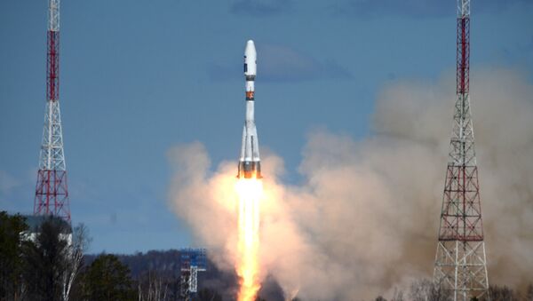 Primer lanzamiento del cohete Soyuz-2.1a desde el cosmódromo ruso Vostochni - Sputnik Mundo