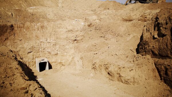 Uno de los túneles encontrados por el Ejército israelí en Gaza (archivo) - Sputnik Mundo