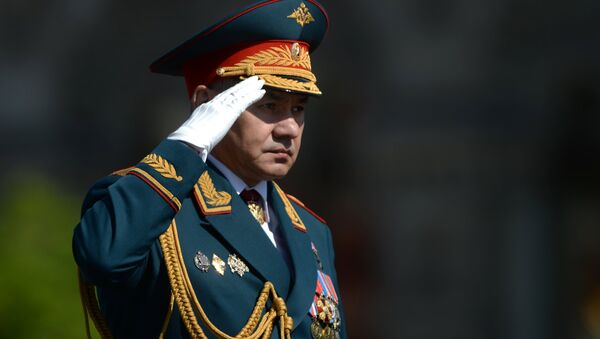 El ministro de Defensa de Rusia, Serguéi Shoigú, durante del Desfil de la Victoria - Sputnik Mundo