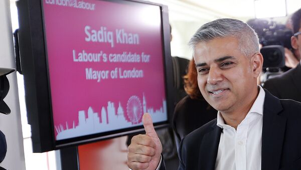 El primer alcalde-musulmán de Londres, Sadiq Khan,  del origen paquistaní (archivo) - Sputnik Mundo