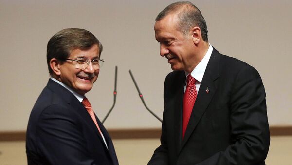 Ahmet Davutoglu y Tayyip Erdogan - Sputnik Mundo