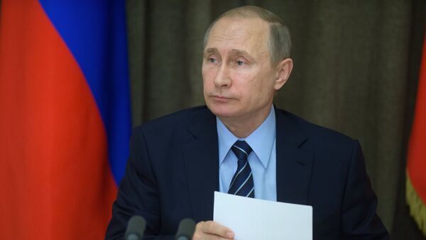 Presidente de Rusia, Vladímir Putin, durante la reunión dedicada al desarrollo de la industria militar rusa - Sputnik Mundo