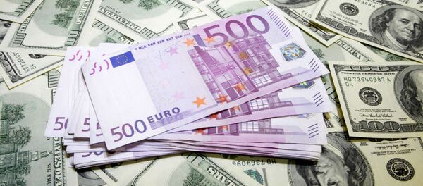 Dólares y euros Dólares y euros - Sputnik Mundo