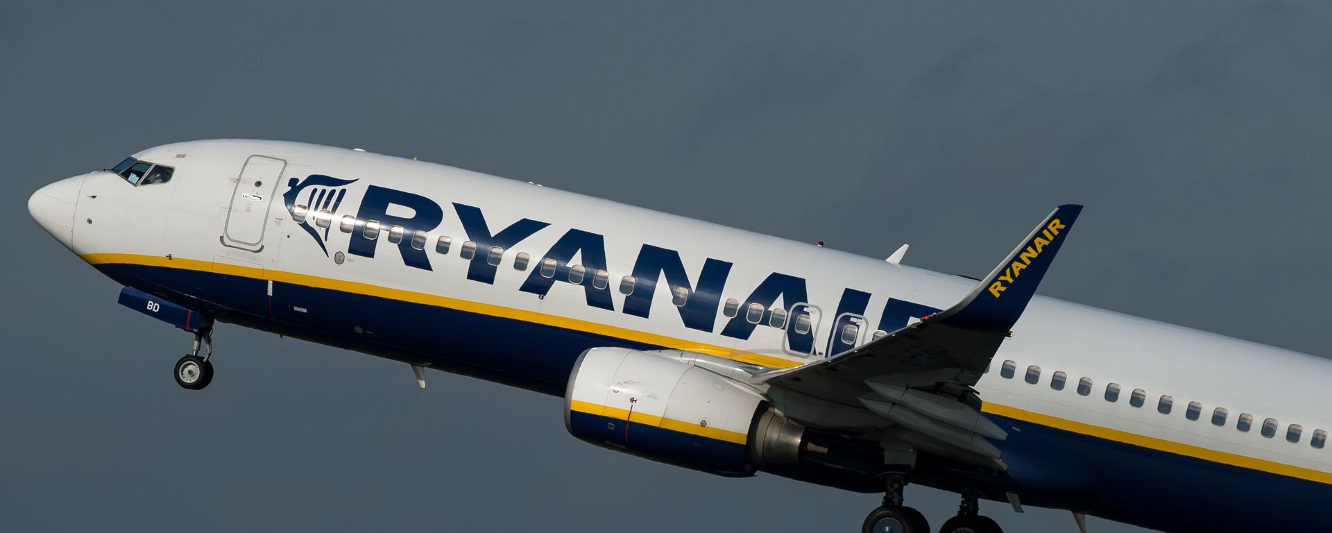 An 737 Boeing plane of the Ryanair company takes off, on October 11, 2014 at the Lille-Lesquin airport, northern France. - Sputnik Mundo, 1920, 08.08.2022