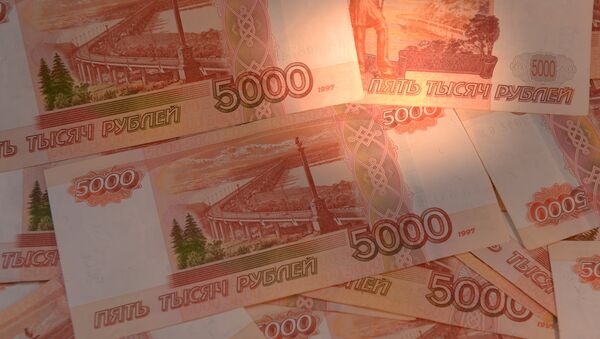 Billetes de rublos rusos (archivo) - Sputnik Mundo