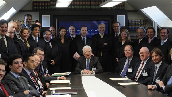Un grupo de abogados de varios paises - Sputnik Mundo