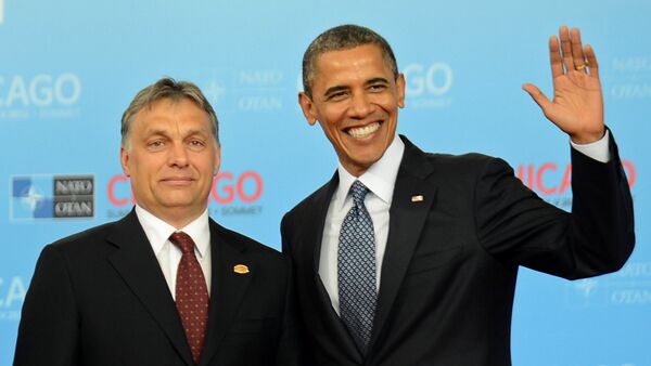 Barack Obama con el primer ministro húngaro Víctor Orban - Sputnik Mundo