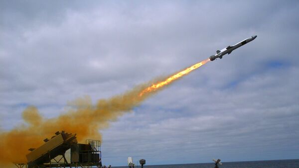 Lanzamiento de un Naval Strike Missile (Archivo) - Sputnik Mundo