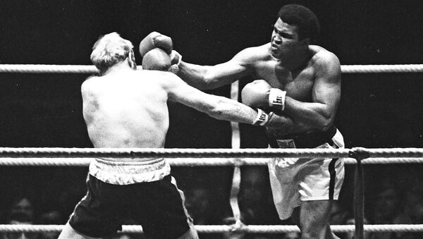 Muhammad Ali contra Richard Dunn, Alemania, 1976. - Sputnik Mundo