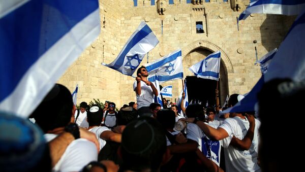 Los israelies desfilan por las calles de Jerusalén - Sputnik Mundo
