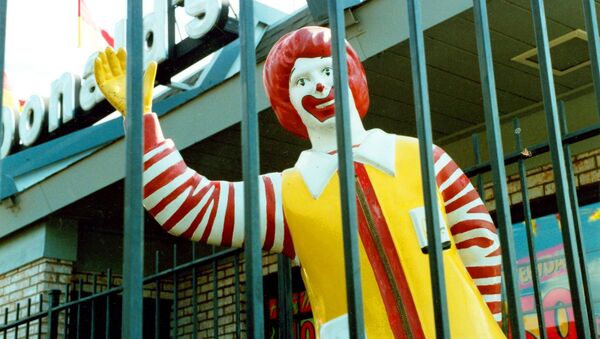 Ronald McDonald, la mascota oficial de McDonald's - Sputnik Mundo