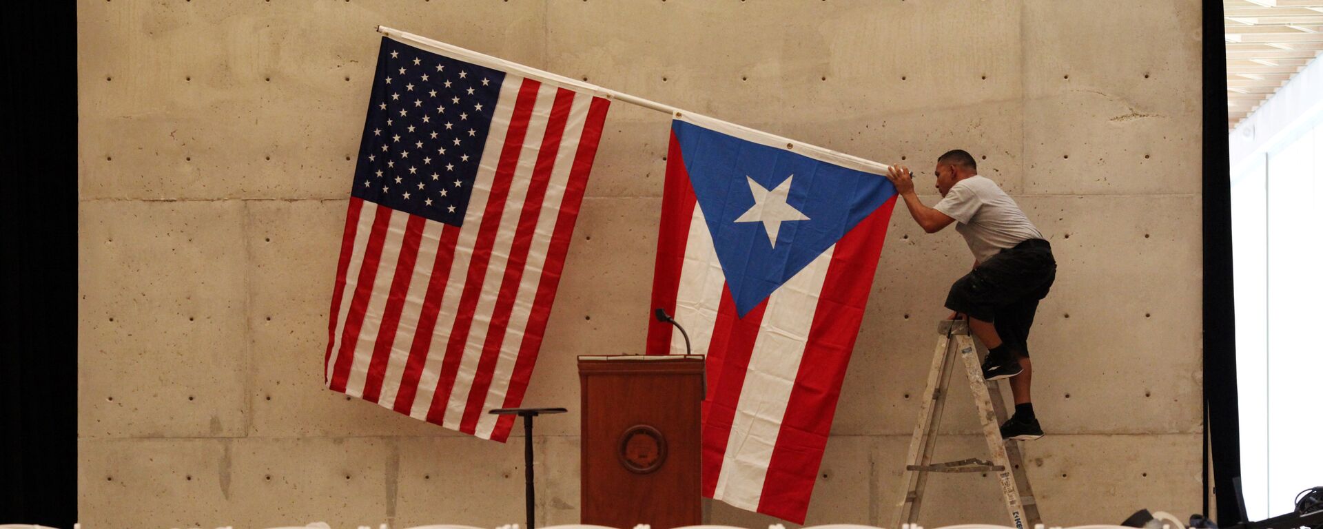 Banderas de EEUU y Puerto Rico - Sputnik Mundo, 1920, 22.09.2018