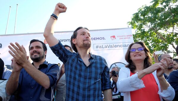 Alberto Garzon, líder del partido Izquierda Unida, Pablo Iglesias, líder del partido Podemos, y Mónica Oltra, portavoz de la coalición Comproís - Sputnik Mundo