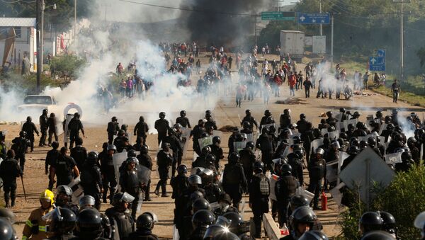 Las disturbios en Oaxaca - Sputnik Mundo