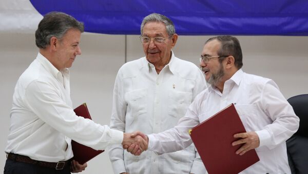Juan Manuel Santos, Raul Castro y Timochenko - Sputnik Mundo