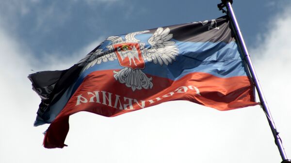 Bandera de la autoproclamada República Popular de Donetsk - Sputnik Mundo
