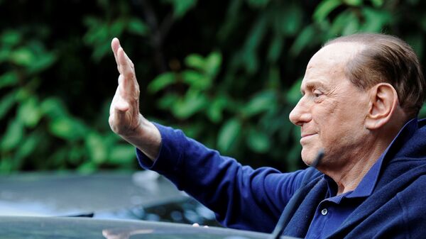Berlusconi sale del hospital tras una operación a corazón abierto - Sputnik Mundo
