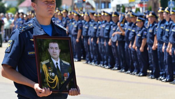 Прощание с погибшим в Сирии российским военным летчиком-инструктором Ряфагатем Хабибулиным - Sputnik Mundo