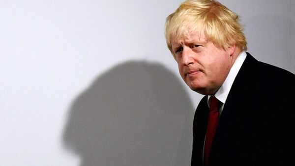 Vote Leave campaign leader Boris Johnson arrives to speak at the group's headquarters in London - Sputnik Mundo