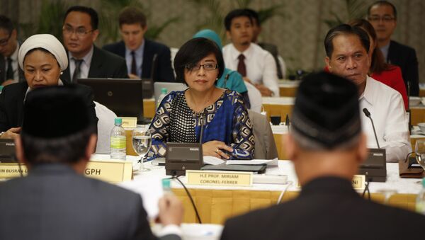 Miriam Coronel Ferrer, participante de las negociaciones entre el Gobierno de Filipinas y el Frente Moro Islámico de Liberación - Sputnik Mundo