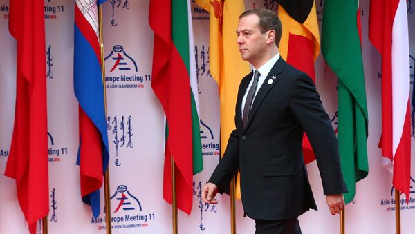 El primer ministro ruso, Dmitri Medvédev, en el foro Asia-Europa - Sputnik Mundo