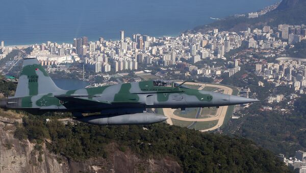 Un avión de las Fuerzas Aéreas brasileñas - Sputnik Mundo