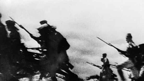 Ataque de los franquistas durante la guerra civil en España - Sputnik Mundo