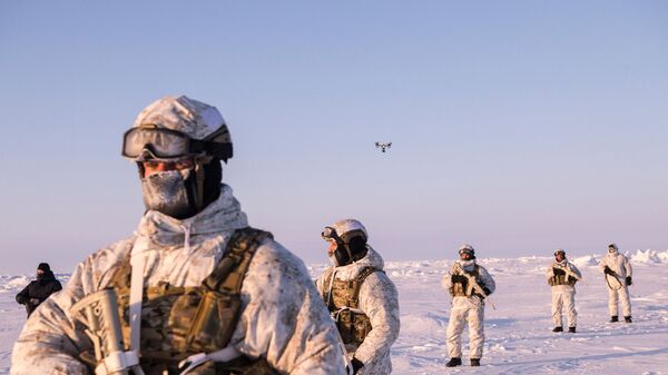 Militares de las Fuerzas especiales de Rusia en el Ártico (imagen referencial) - Sputnik Mundo