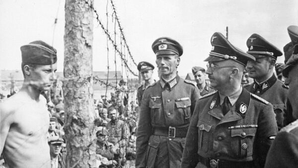Himmler inspecciona un campo de concentración, 1941 - Sputnik Mundo