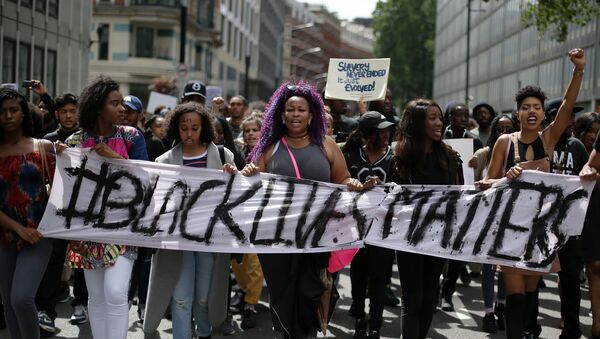 El colectivo Black Lives Matter monta protestas en Inglaterra - Sputnik Mundo