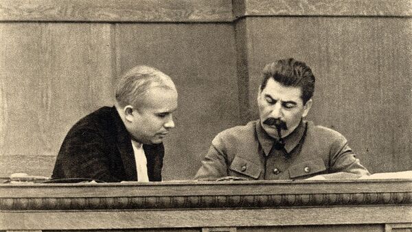 Nikita Krushov e Iósif Stalin - Sputnik Mundo